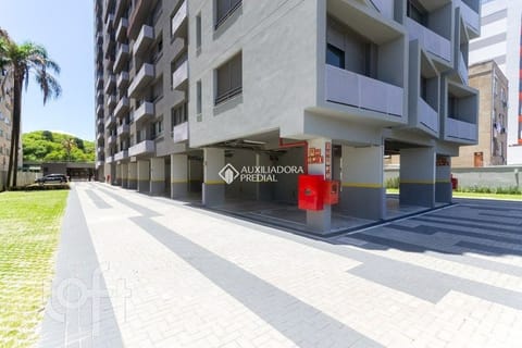Image 27 - 272258